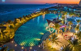 Bãi biển, hồ bơi, beach club và nhà hàng ven biển tạo nên hệ sinh thái nghỉ dưỡng all-in-one tại The Maris Vũng Tàu.